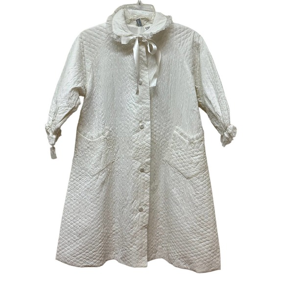 Vintage Girls 8 Long Quilted Satin Nylon Lace Robe White Made in USA NEW‎ - Picture 1 of 13